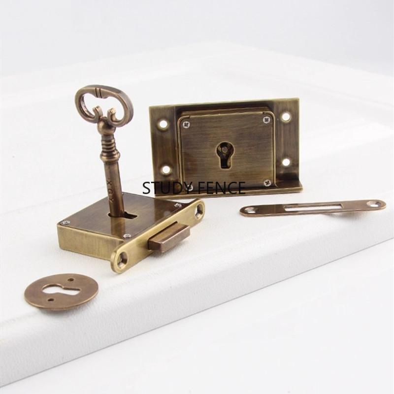 1PC アンティーク金属引き出しロックワインキャビネットドア - Furniture Hardware Accessories のレビューと価格